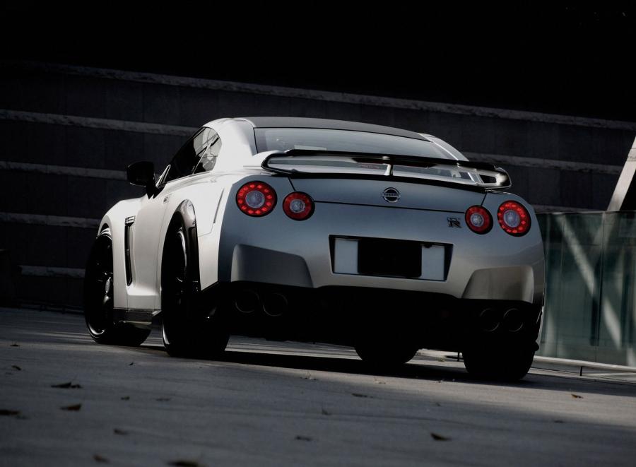  Nissan GT-R Sports Line by WALD 2008 года  (фото 4 из 10)